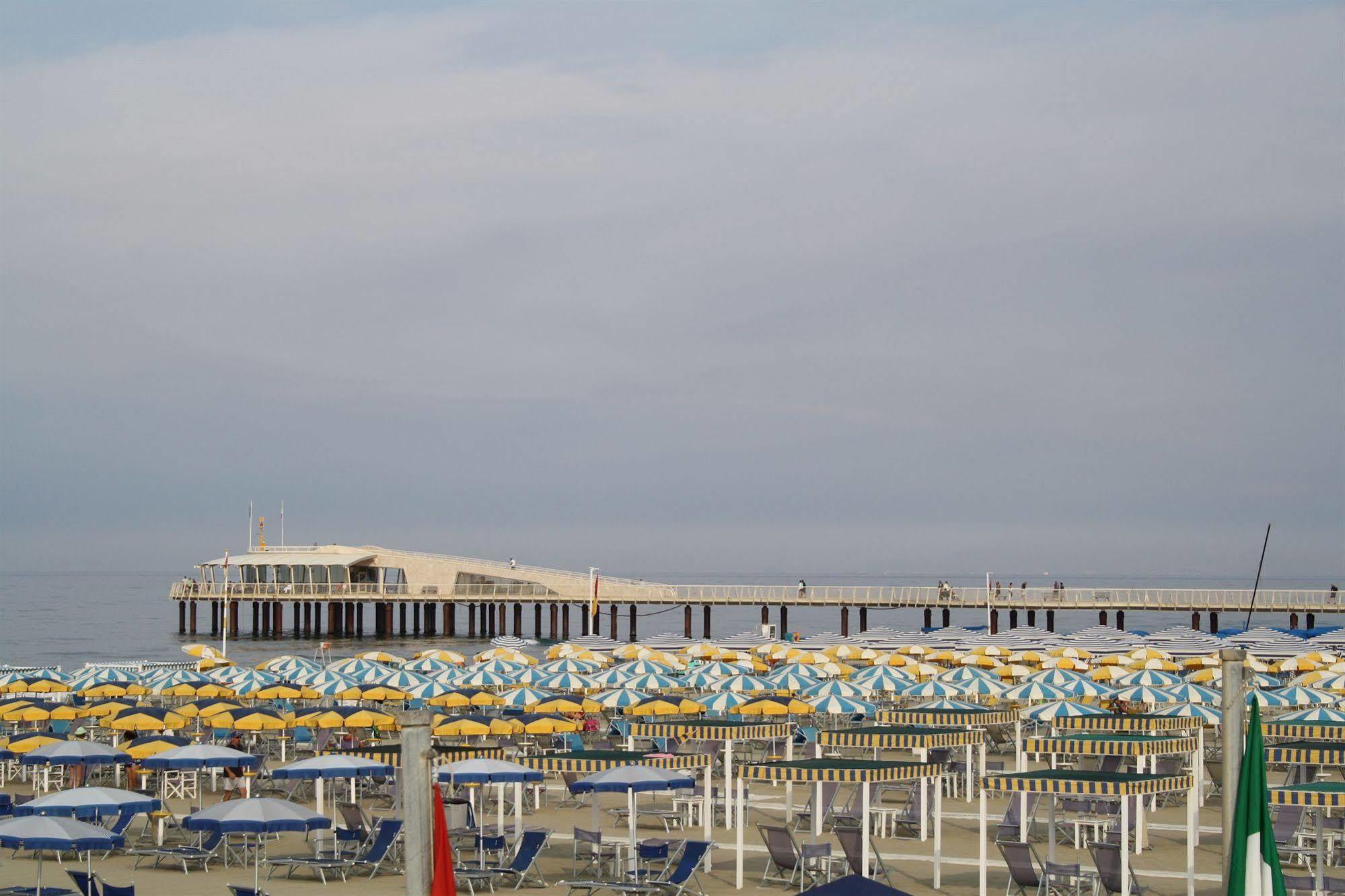Hotel Regina Lido di Camaiore Extérieur photo