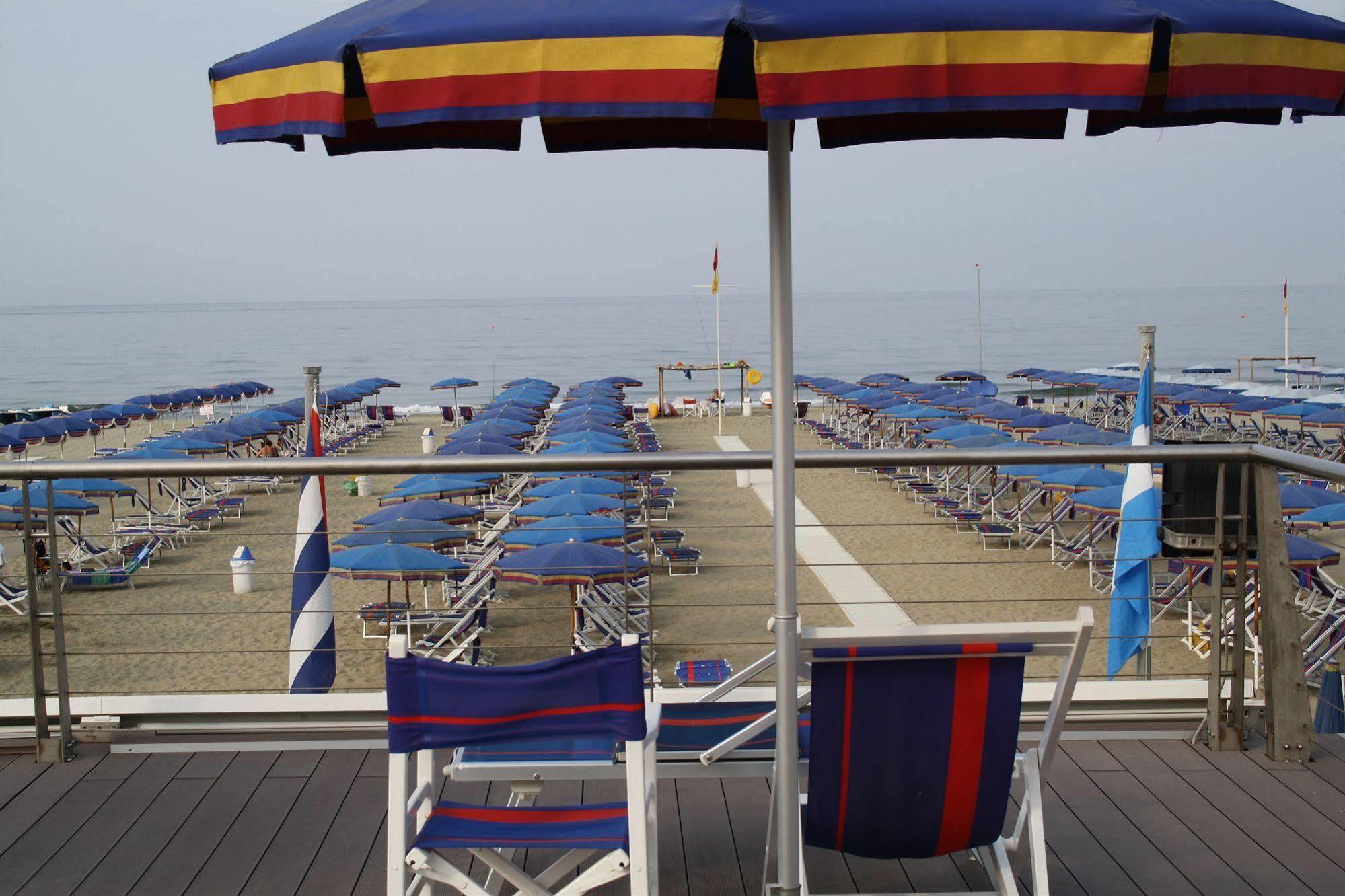 Hotel Regina Lido di Camaiore Extérieur photo